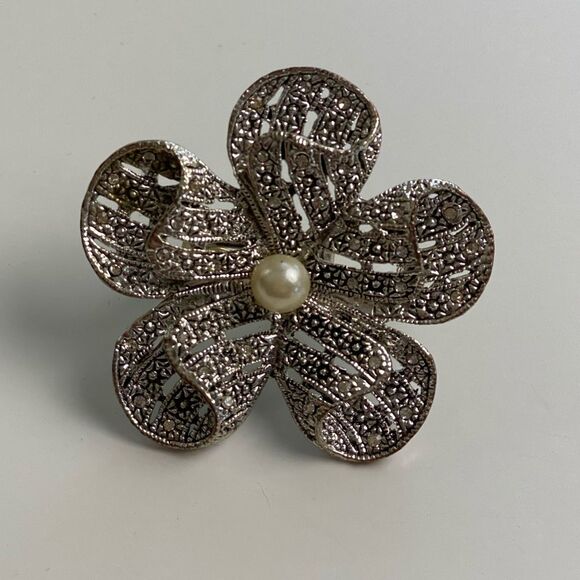 Large Silver Toned Textured Flower with Pearl Center Adjustable Statement Ring - Picture 6 of 9